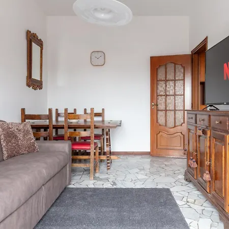 Bilocale Con Balcone E 5 Posti Letto Vicino Metro ميلان